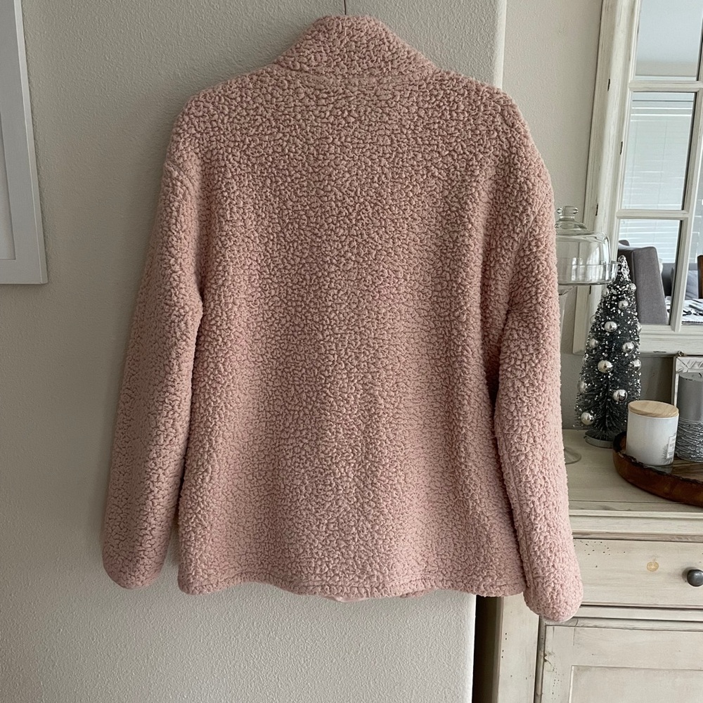 Fuzzy sweater - Picture 2 of 3